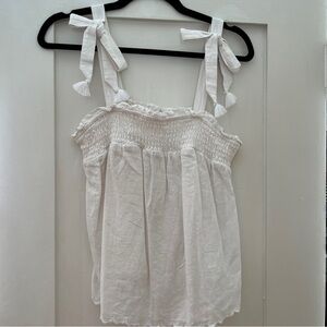 NWOT Old Navy Sleeveless Linen Blend Smocked Swing Top with Scalloped Hem